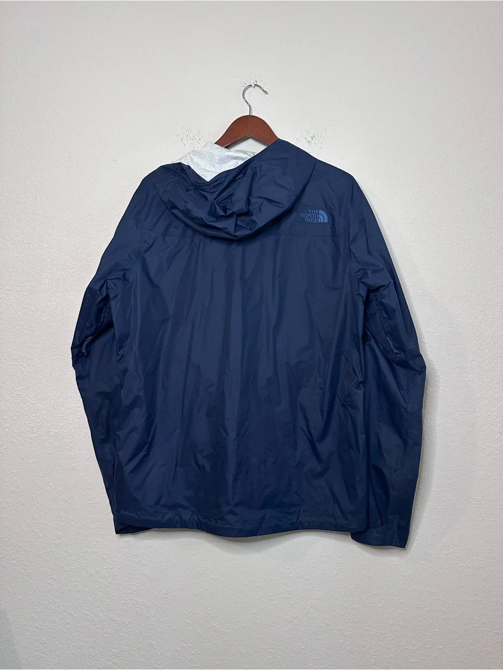 The North Face Men's Navy Lightweight Hooded Windbreaker Jacket Size Medium